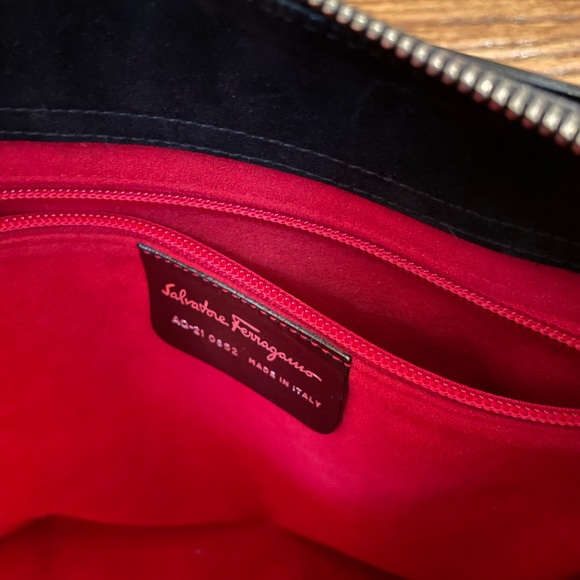 Salvatore Ferragamo handbag - Picture 6 of 16